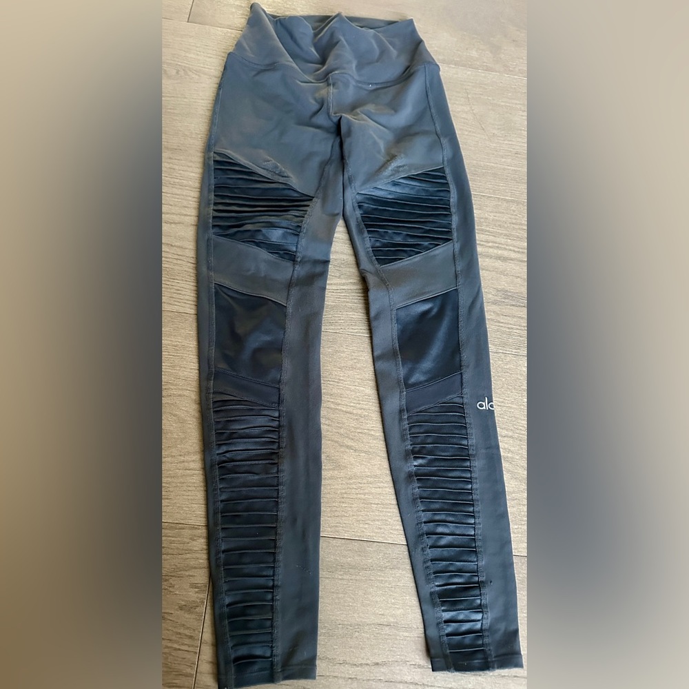 ALO Yoga black Ribbed Leggings